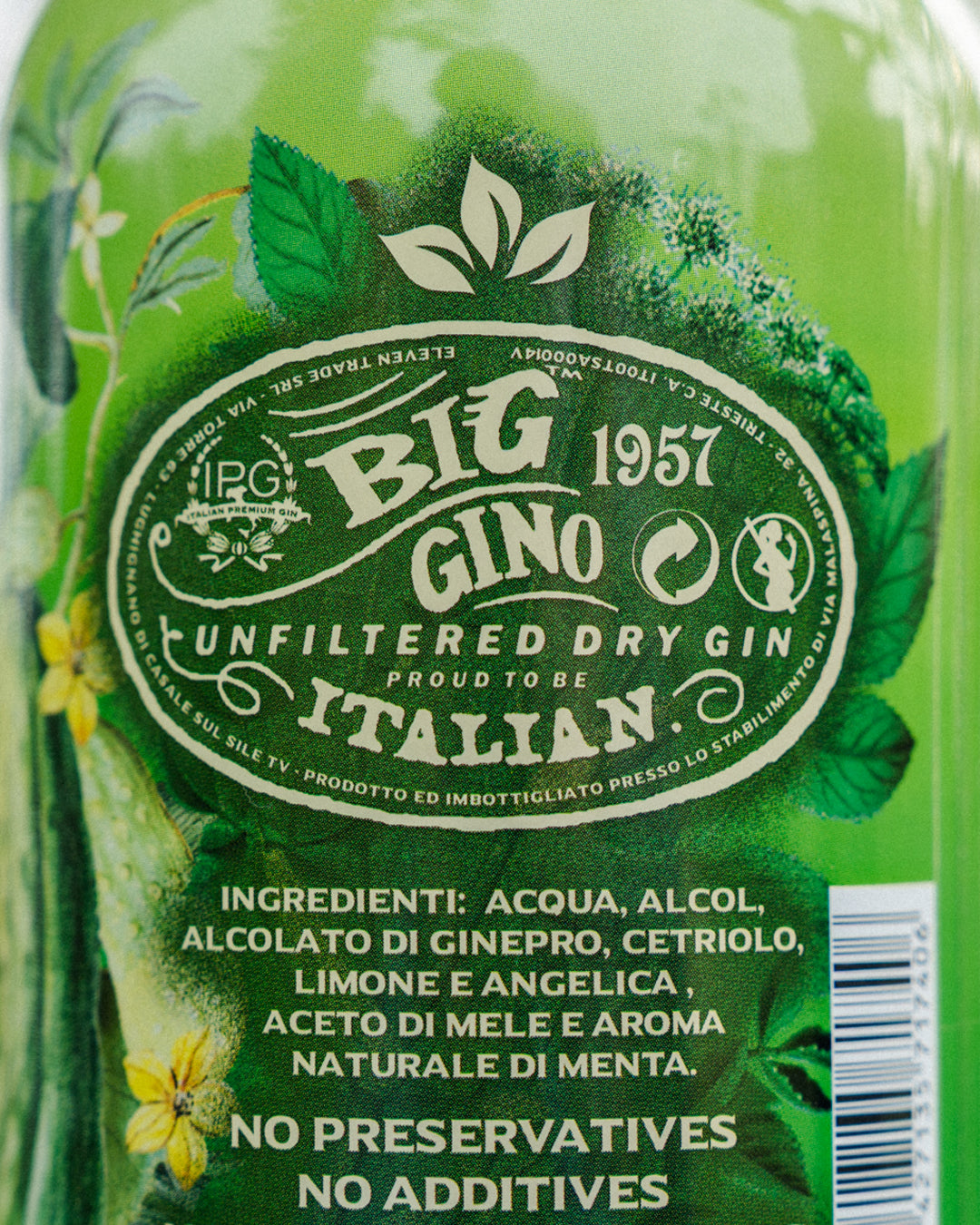 Big Gino Pepino Loco 1L, gin artigianale al cetriolo e limoni pugliesi, servito nel bicchiere