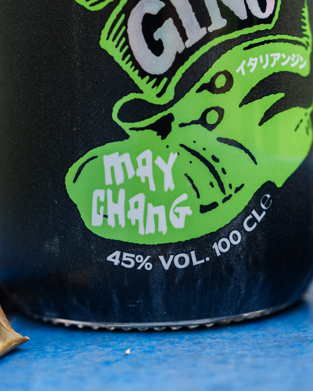 Big Gino May Chang 1L, gin artigianale alla bacca di litsea cubeba, dettaglio dell'etichetta