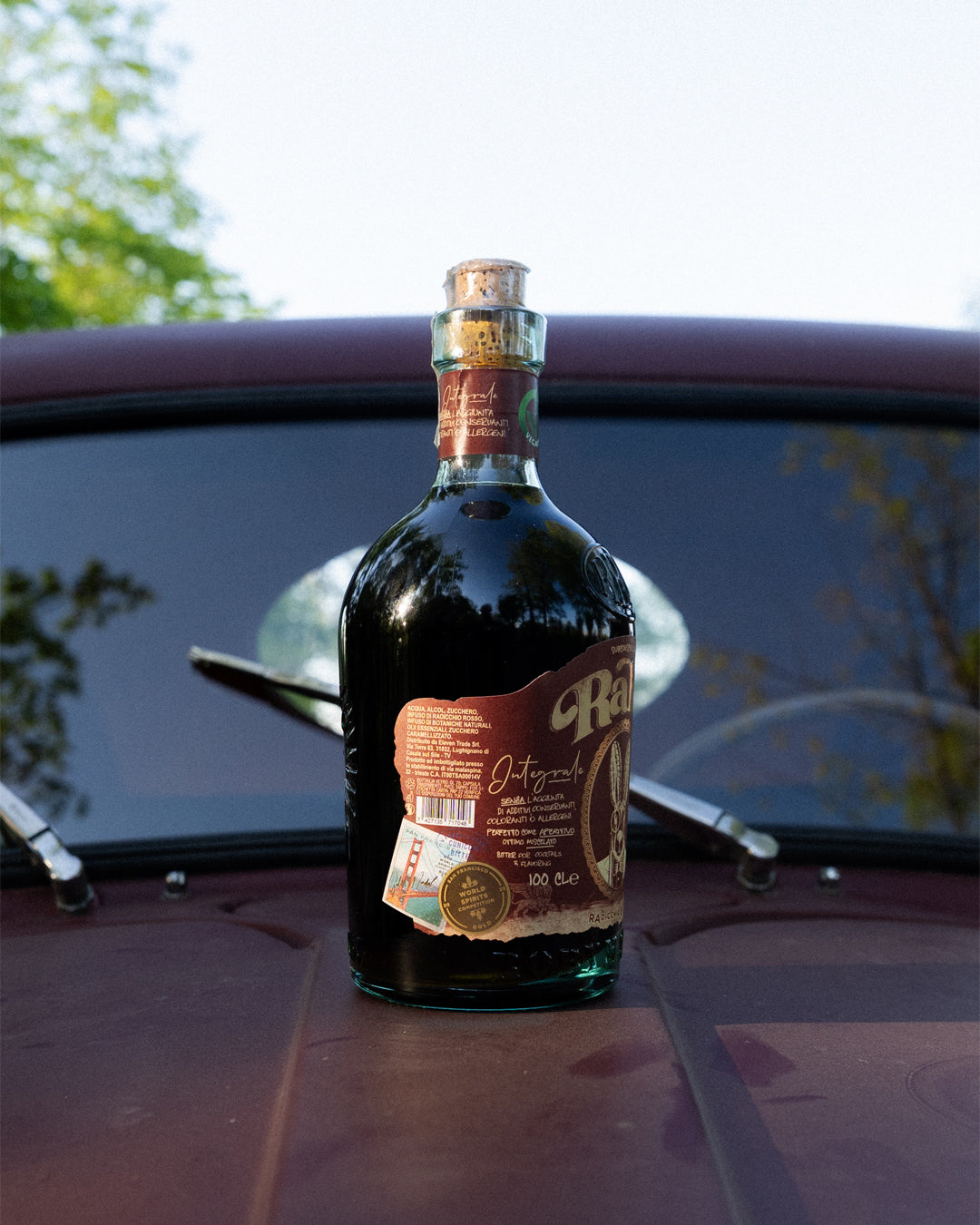 Rabitt Extra Bitter, amaro artigianale al Radicchio di Treviso IGP, in ambientazione lifestyle