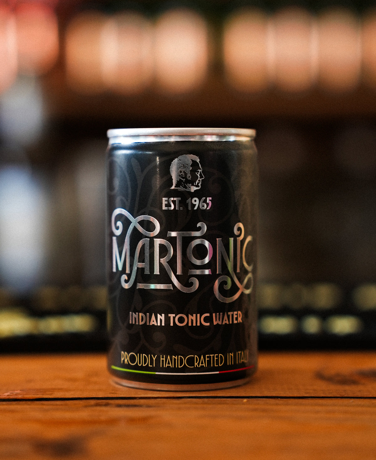 Martonic Indian Tonic Water, acqua tonica artigianale italiana, lattine in primo piano