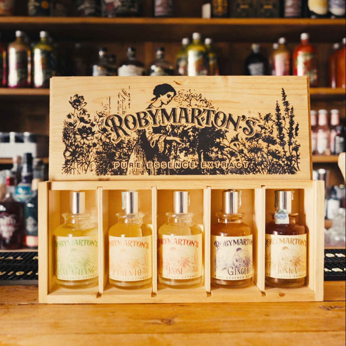 Cassa di legno Roby Marton's Essence con cinque estratti spray assortiti