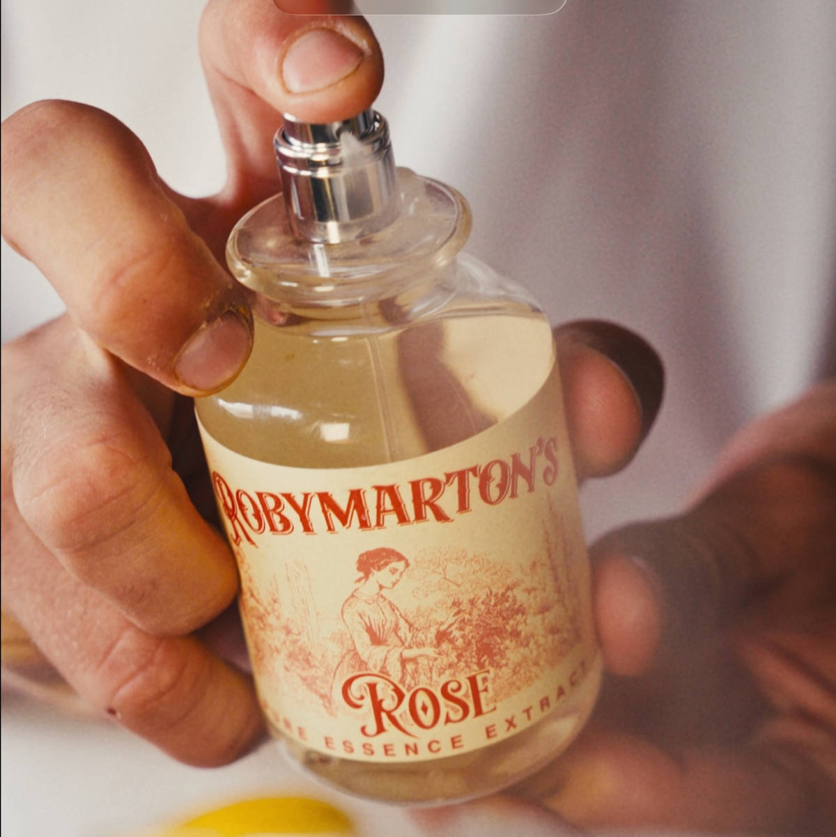 Roby Marton's Essence Rose, estratto spray per profumare un cocktail