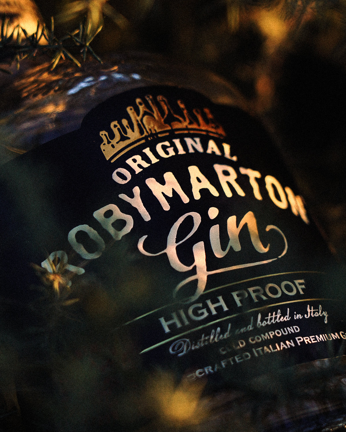 RobyMarton Gin High Proof 55,5% vol, gin artigianale ad alta gradazione, dettaglio dell'etichetta